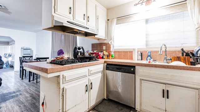 517 W Avenue J10, Lancaster, CA 93534