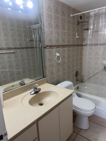 5601 COLLINS AV 607, Miami Beach, FL 33140