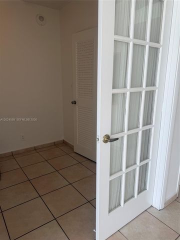 5601 COLLINS AV 607, Miami Beach, FL 33140