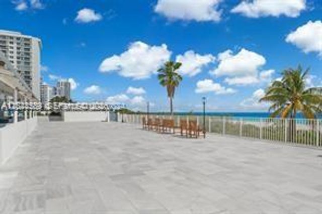 5601 COLLINS AV 607, Miami Beach, FL 33140