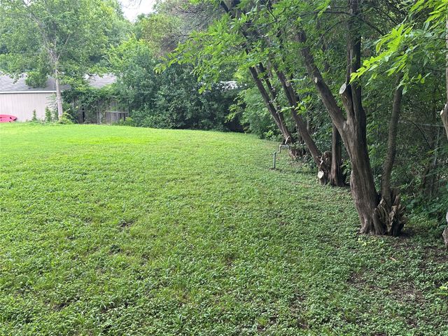 9538 Peninsula Drive, Dallas, TX 75218