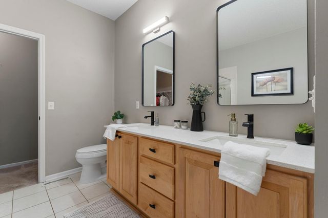 16337 Jatos Circle, Lakeville, MN 55044