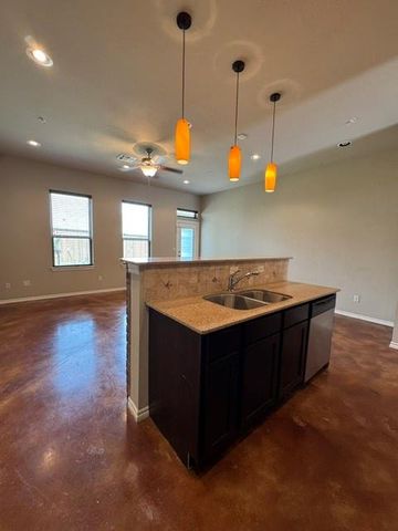 491 S Fretz Avenue, Edmond, OK 73003