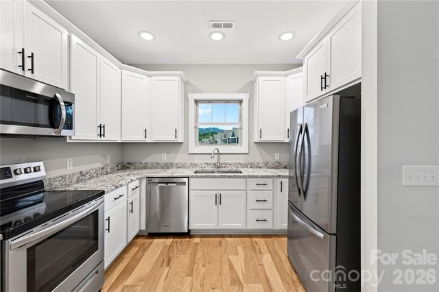 60 Wheeler Road, Weaverville, NC 28787