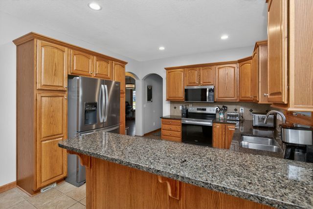 1737 Ashwood Drive SW, Altoona, IA 50009