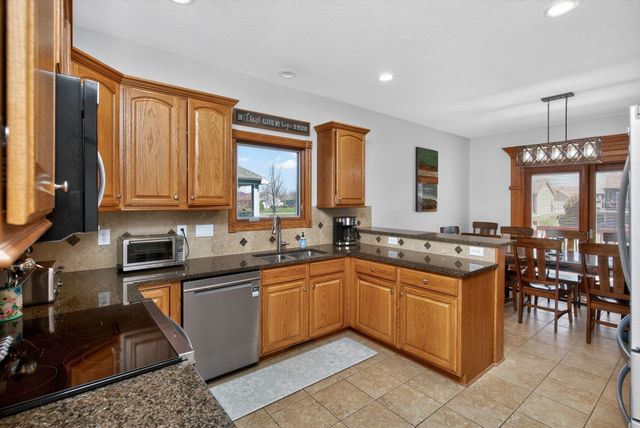 1737 Ashwood Drive SW, Altoona, IA 50009