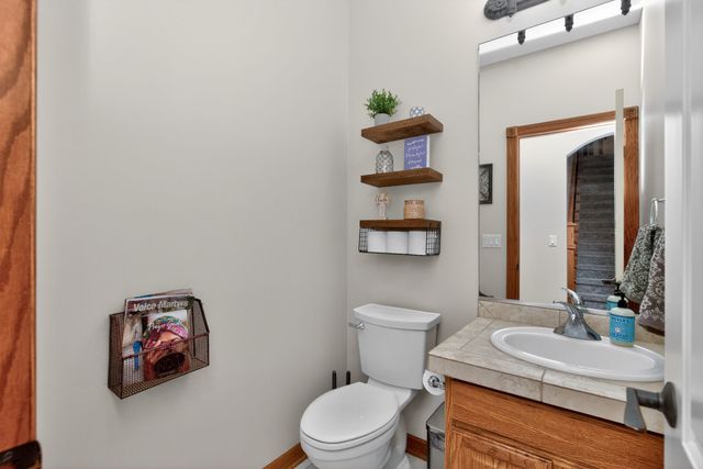 1737 Ashwood Drive SW, Altoona, IA 50009