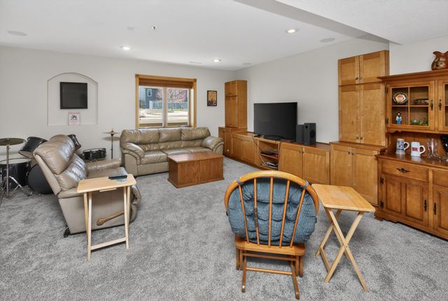 1737 Ashwood Drive SW, Altoona, IA 50009