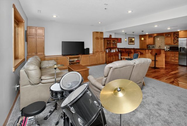 1737 Ashwood Drive SW, Altoona, IA 50009