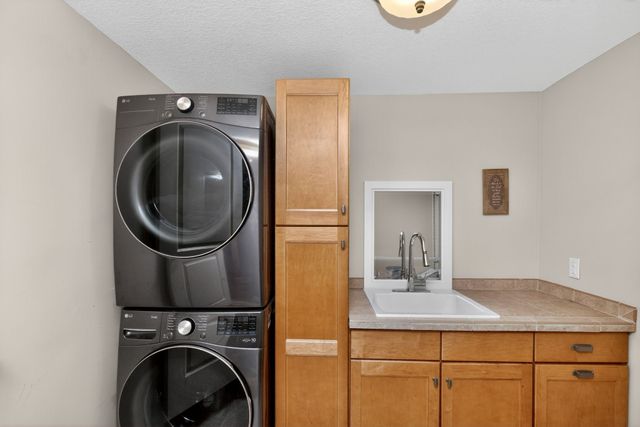 1737 Ashwood Drive SW, Altoona, IA 50009