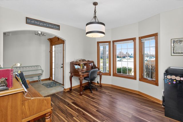 1737 Ashwood Drive SW, Altoona, IA 50009