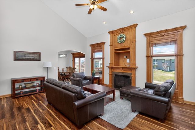 1737 Ashwood Drive SW, Altoona, IA 50009