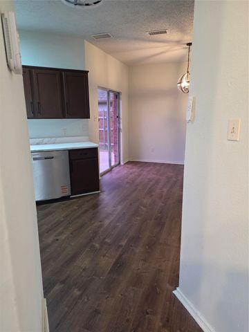 749 Rockett Lane, Cedar Hill, TX 75104