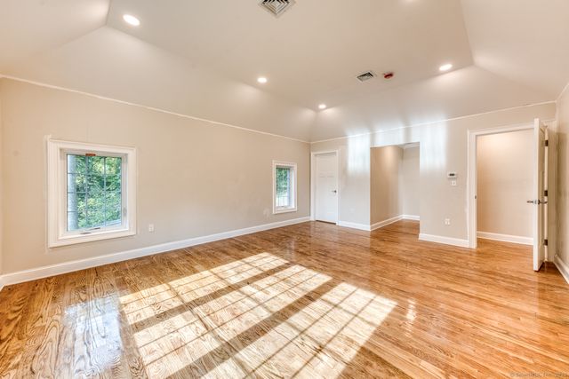 171 Oregon Road, Meriden, CT 06451