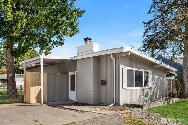 24924 35th Avenue S, Kent, WA 98032