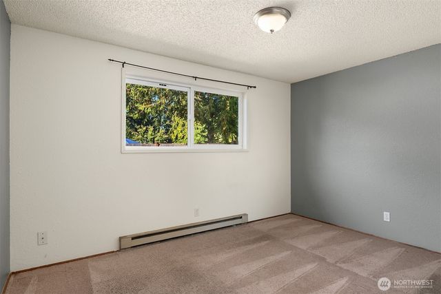24924 35th Avenue S, Kent, WA 98032