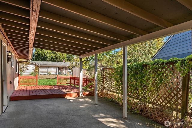 24924 35th Avenue S, Kent, WA 98032