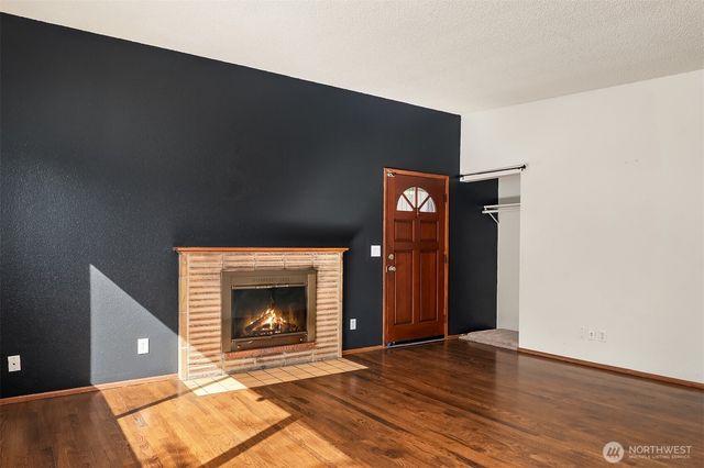 24924 35th Avenue S, Kent, WA 98032