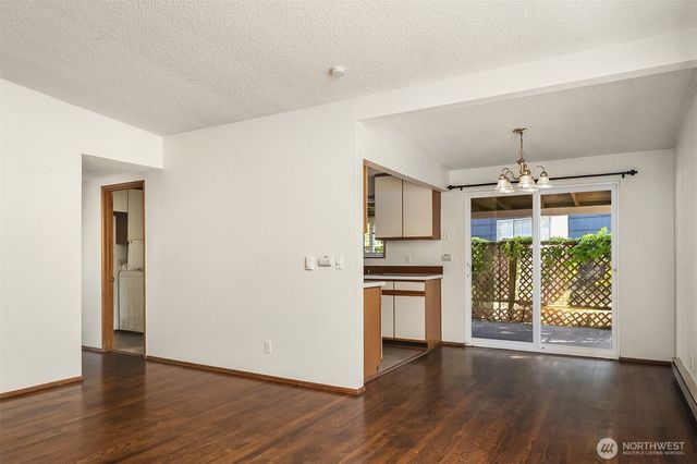 24924 35th Avenue S, Kent, WA 98032