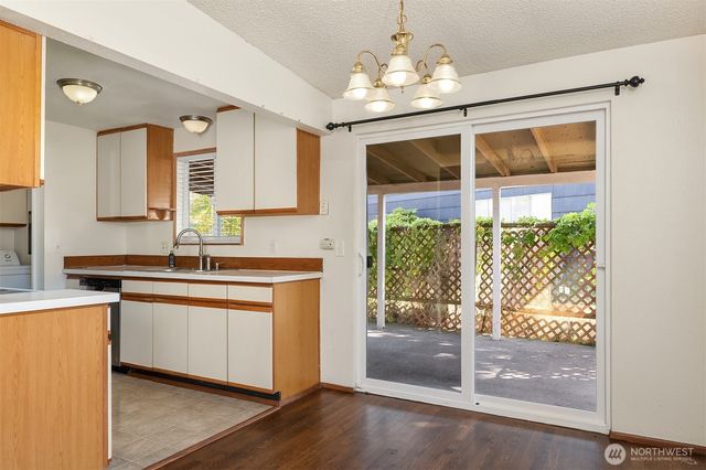 24924 35th Avenue S, Kent, WA 98032