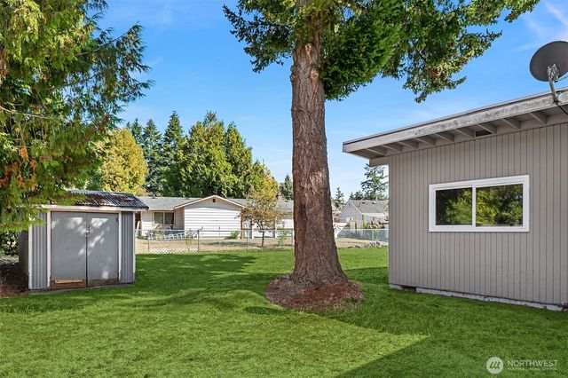 24924 35th Avenue S, Kent, WA 98032