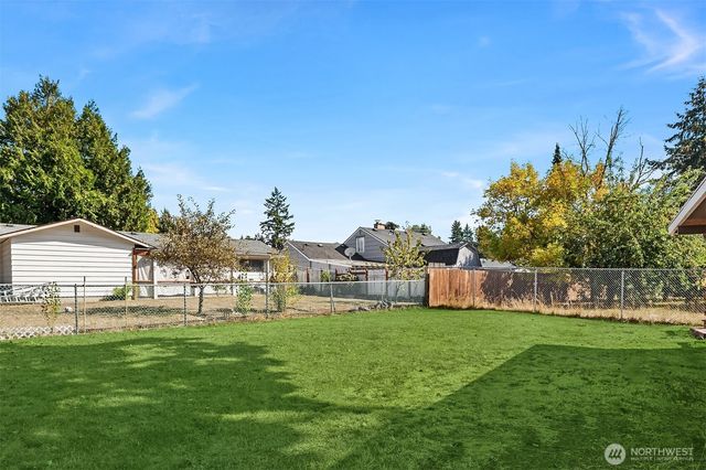 24924 35th Avenue S, Kent, WA 98032