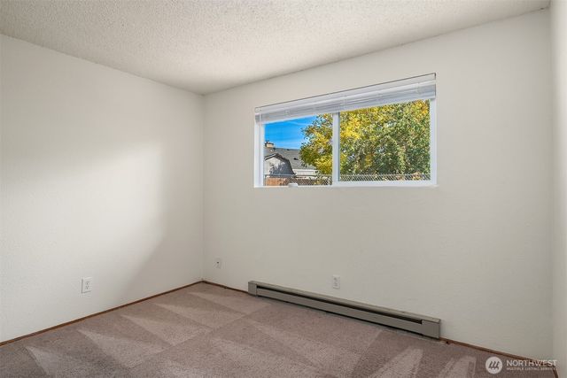 24924 35th Avenue S, Kent, WA 98032