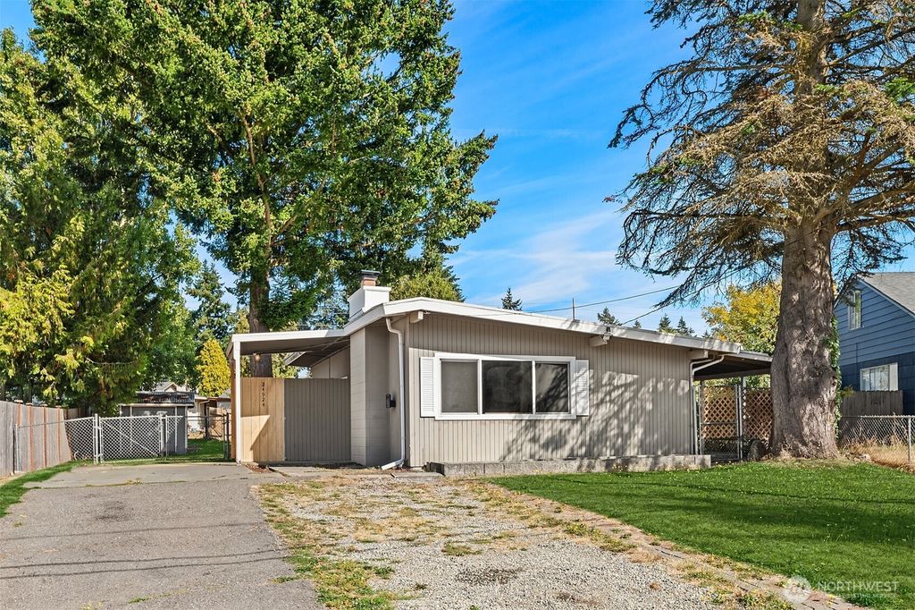 24924 35th Avenue S, Kent, WA 98032