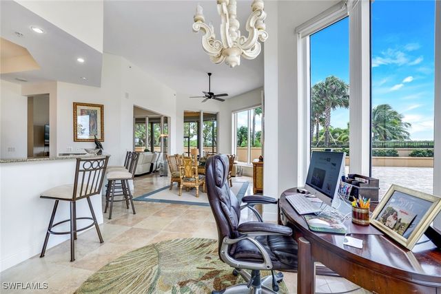 1050 Borghese LN 106, Naples, FL 34114