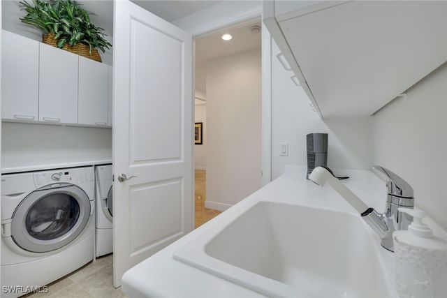 1050 Borghese LN 106, Naples, FL 34114