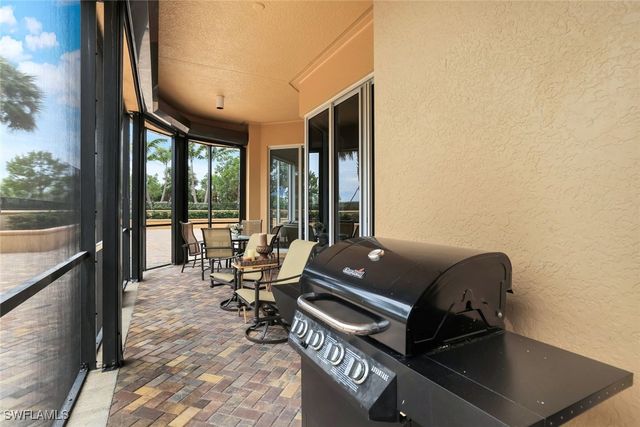 1050 Borghese LN 106, Naples, FL 34114