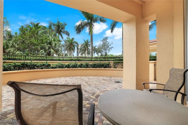 1050 Borghese LN 106, Naples, FL 34114