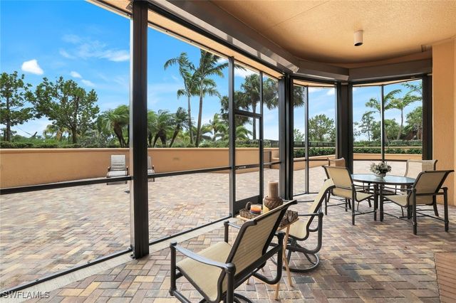 1050 Borghese LN 106, Naples, FL 34114