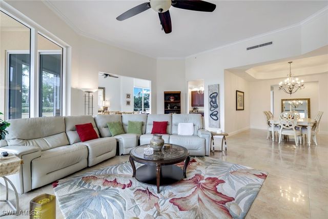 1050 Borghese LN 106, Naples, FL 34114
