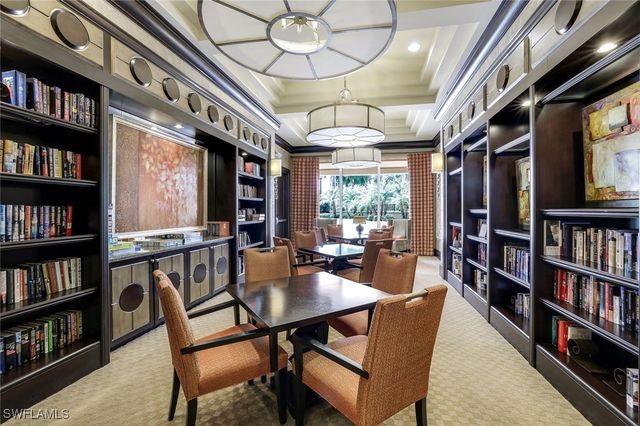 1050 Borghese LN 106, Naples, FL 34114