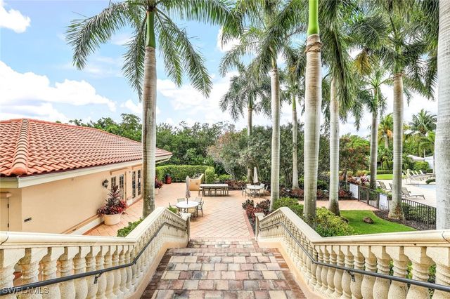 1050 Borghese LN 106, Naples, FL 34114