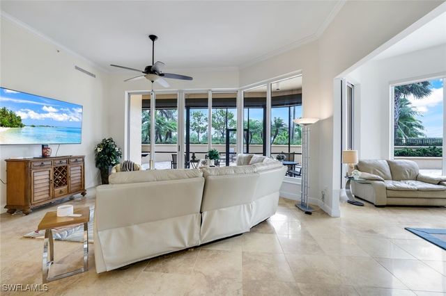 1050 Borghese LN 106, Naples, FL 34114