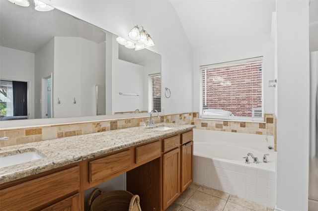 5605 Southern Hills Drive, North Richland Hills, TX 76180