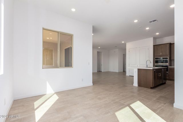 31550 N HAYWEATHER Lane, San Tan Valley, AZ 85143