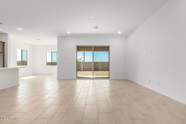 31550 N HAYWEATHER Lane, San Tan Valley, AZ 85143