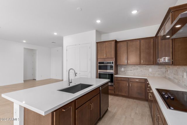 31550 N HAYWEATHER Lane, San Tan Valley, AZ 85143