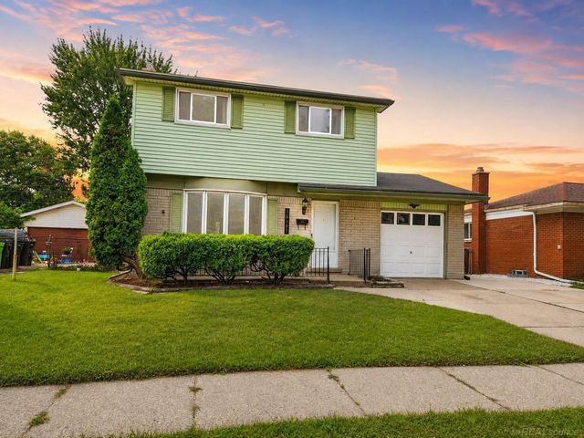 30605 Hennigan Street, Roseville, MI 48066