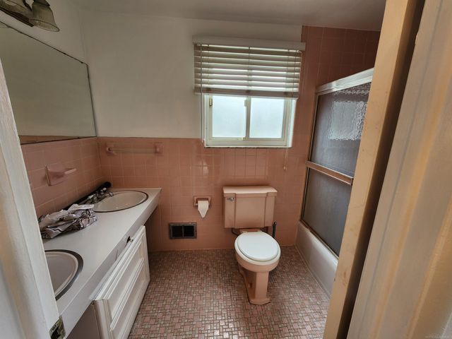 30605 Hennigan Street, Roseville, MI 48066