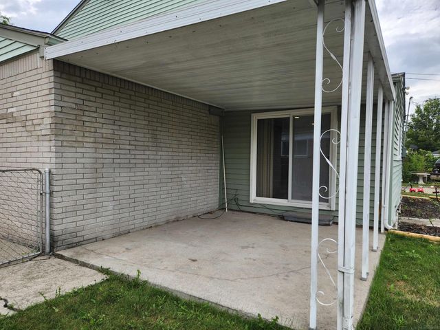 30605 Hennigan Street, Roseville, MI 48066