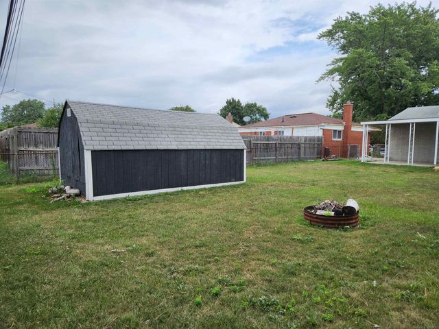 30605 Hennigan Street, Roseville, MI 48066