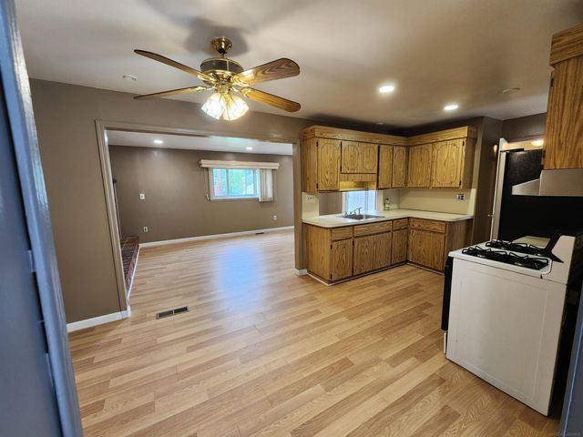 30605 Hennigan Street, Roseville, MI 48066