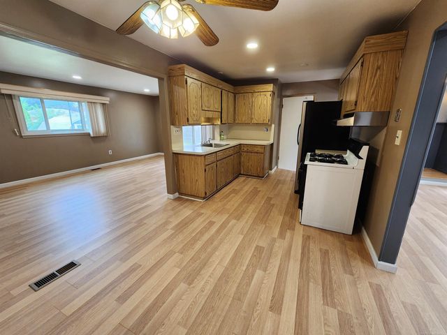 30605 Hennigan Street, Roseville, MI 48066