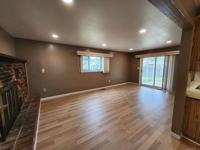 30605 Hennigan Street, Roseville, MI 48066