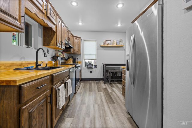 215 S Diamond St, Nampa, ID 83686