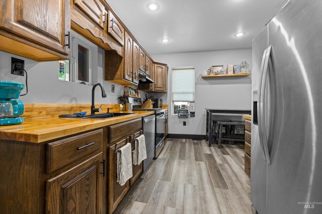215 S Diamond St, Nampa, ID 83686